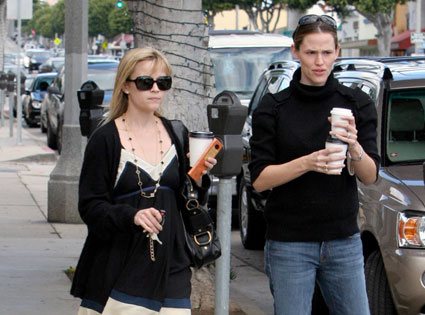 Reese Witherspoon, Jennifer Garner Reese Witherspoon, Jennifer Garner